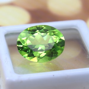 Original Green Peridot Stone From Sri Lanka 10.55Cts Oval Cut Peridot Loose Gemstone Best For Earring Ring Pendant And Astrological Jewelry