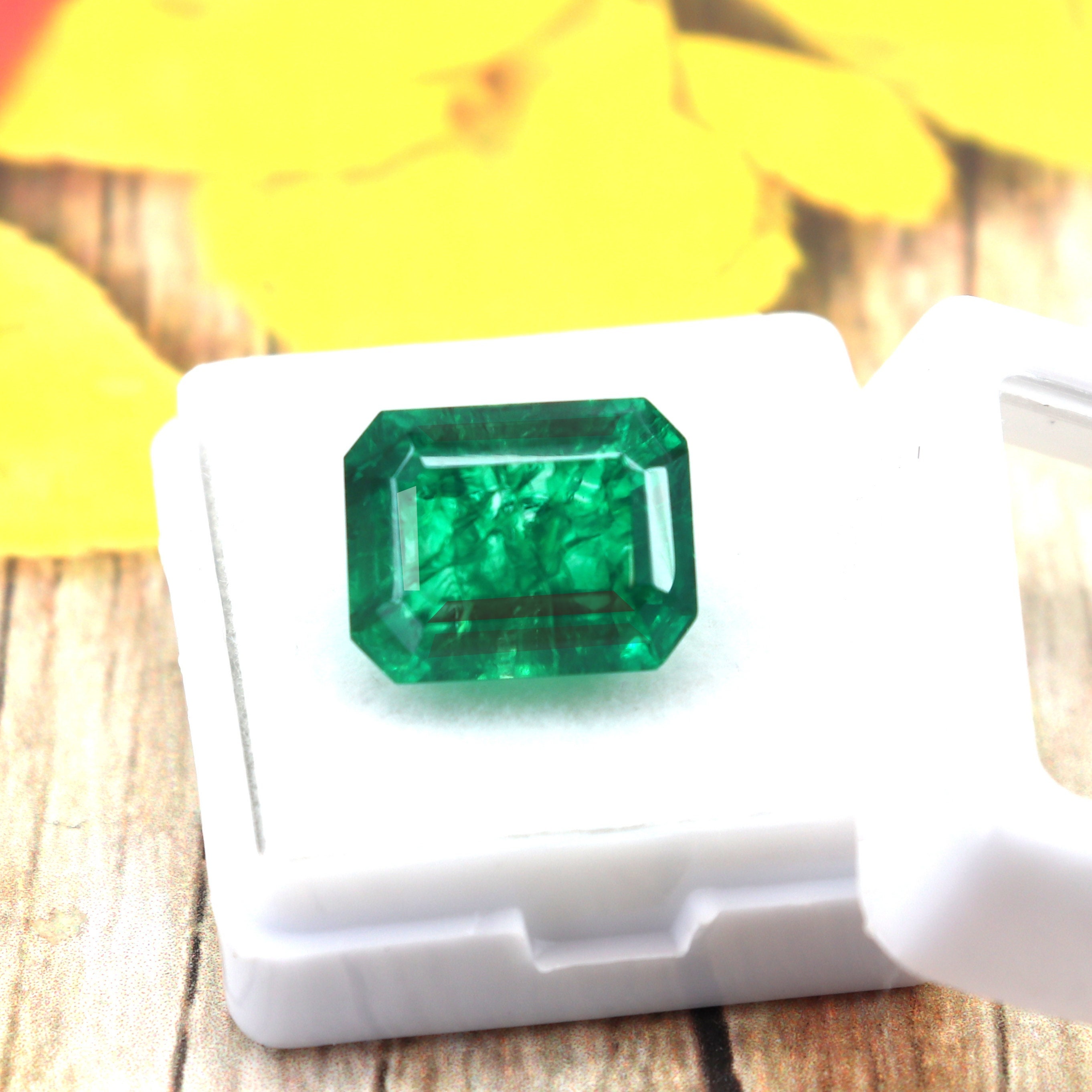 Real Emerald Stone From Sri Lanka Emerald Cut 9.75cts Emerald Gemstone