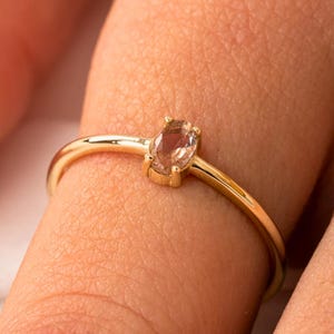 14 Carat Gold Diaspore Color Changing Stone Wedding Ring, Oval Cut Elegant Gold Jewelry, Minimalist Gold Ring, Oval Cut Rings