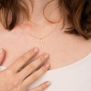Super Star Gold Necklace, Celestial Gold Necklaces for Women, North Star Necklace, Dainty Starburst Tiny Jewelry, 14K Solid Gold Choker