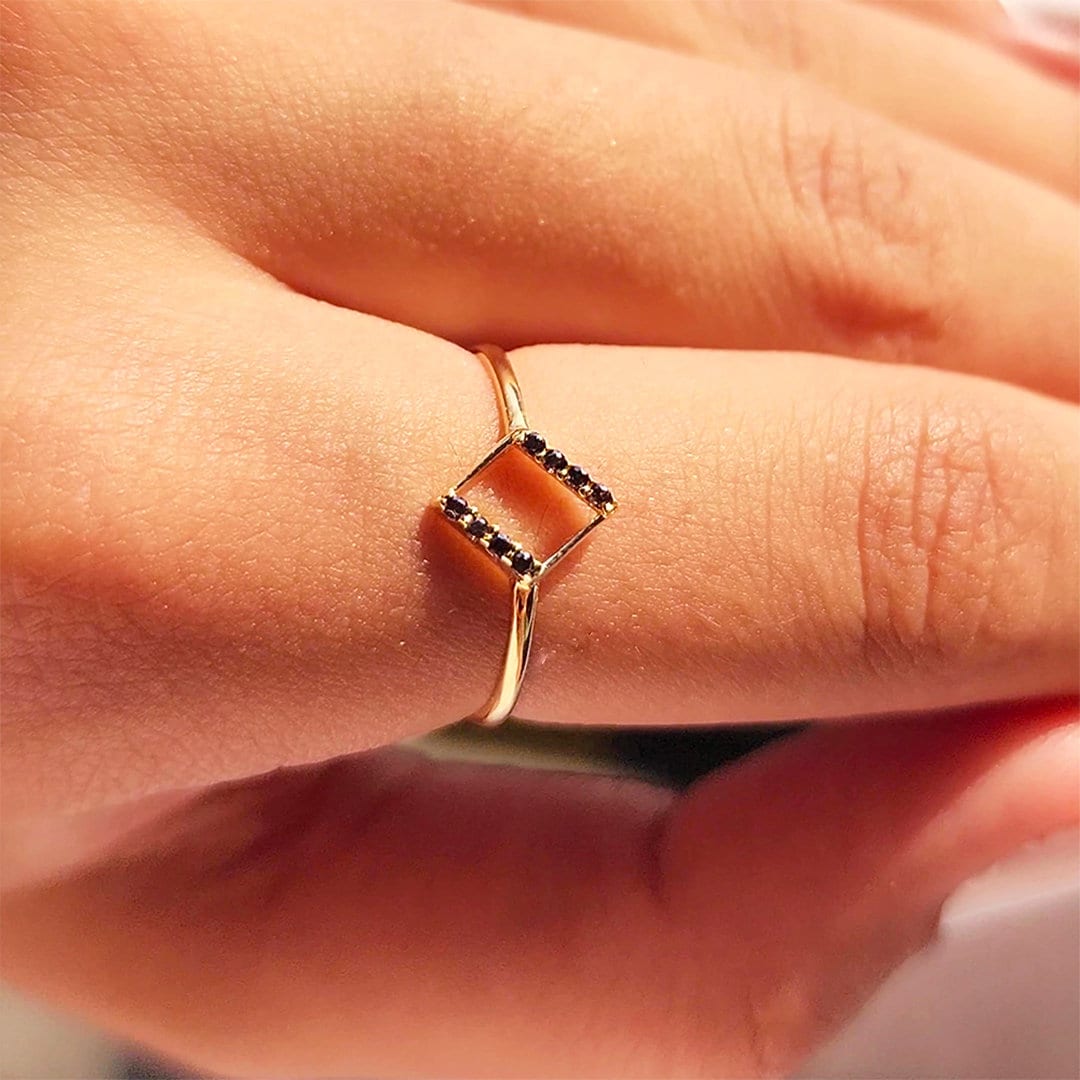 Black Stone Gold Ring, 14K Gold Ring, Minimalist Ring, Aesthetic Gold