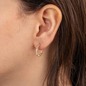 Dainty Circle Dot Stud Earrings, Minimalist Dot Post Earrings, 14K Solid Gold Hoop Earrings, Disc Stud Earrings, Ball Stud Gold Earrings