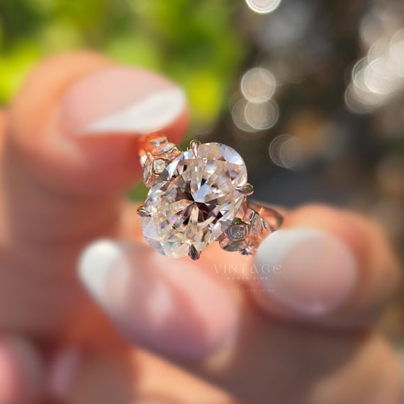 Floral 2.00 CT Oval Cut Moissanite Engagement Ring Vintage 18K Solid Gold Moissanite Solitaire Wedding Ring Nature Inspire Ring Promise Ring