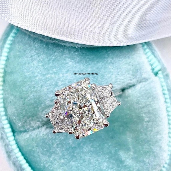 4CT Radiant Cut Moissanite Engagement Ring: 14K White Gold Trapezoid Sides