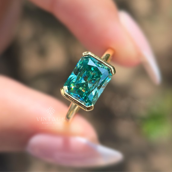 Unique East West Ring Green Moissanite Bridal Ring 2.50 CT Radiant Cut Women's Ring Classic Solitaire Half Bezel Set Proposal Gift Ring Her