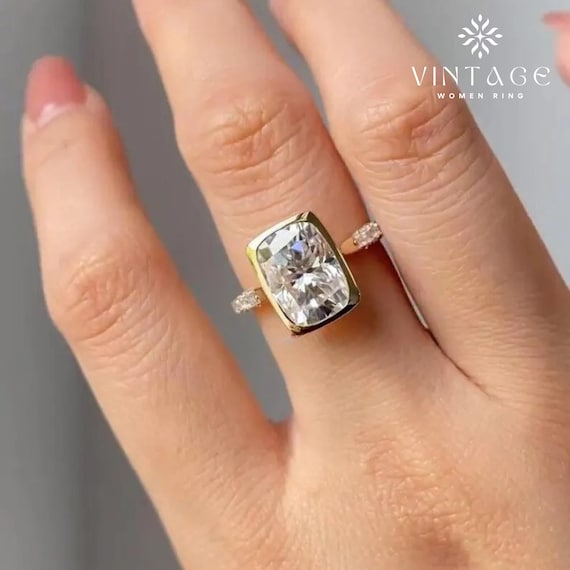 Radiant Cut Moissanite Engagement Ring for Women | 14K White Gold Three Stone Ring | Trapezoid Side Diamond Band | Gift for Her