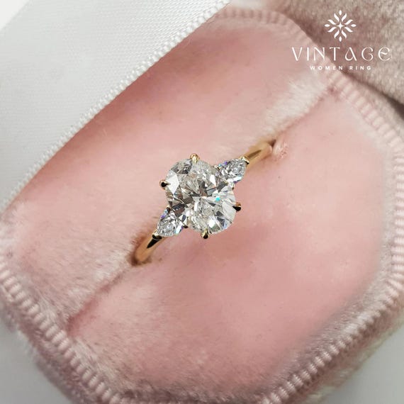 Oval Cut Moissanite Diamond Three Stone Engagement Ring 14K Yellow Gold Promise Ring Dainty Minimalist Wedding Proposal Ring For Girlfriend