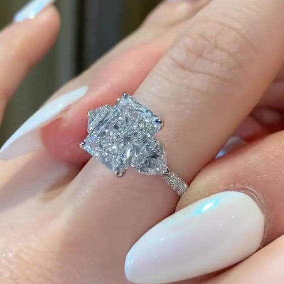 4CT Radiant Cut Moissanite Ring, Three Stone Engagement Ring Radiant Cut With Side Stone Heart Cut, Hybrid Iced Out Radiant Cut Wedding Ring