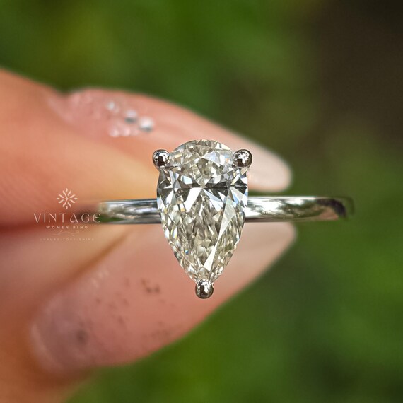 Pear Cut Moissanite Ring Engagement Ring 2CT Pear Cut Ring Tear Drop Diamond Ring Simulant Promise Ring Anniversary Gift Ring for Girlfriend