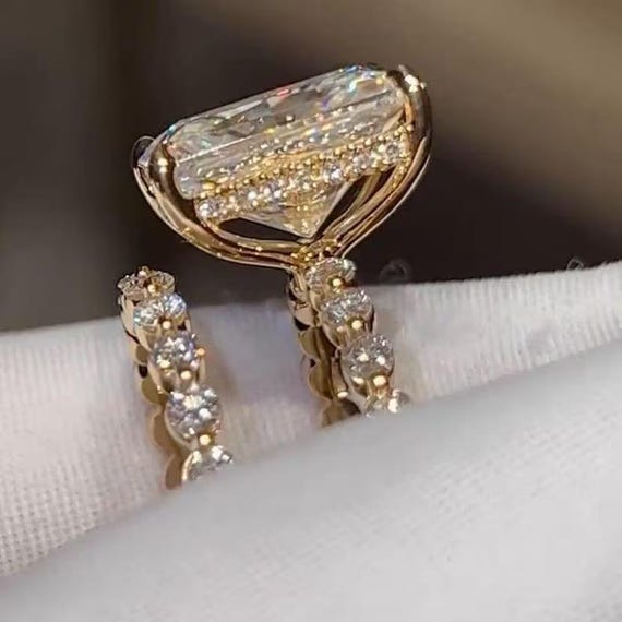 4 CT Radiant Cut Moissanite Bridal Ring Set | 18K Solid Gold Halo Engagement Ring | Round Cut Eternity Band | Anniversary Gift for Her