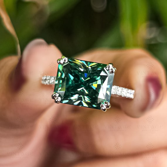 2.50 CT East West Green Radiant Cut Moissanite Engagement Ring 14K Solid Gold Wedding Ring Double Claw Prong Proposal Gift Anniversary Ring
