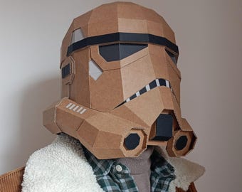 Stormtrooper-sjabloon. Doe-het-zelf-plannen voor het maken van een kartonnen masker.