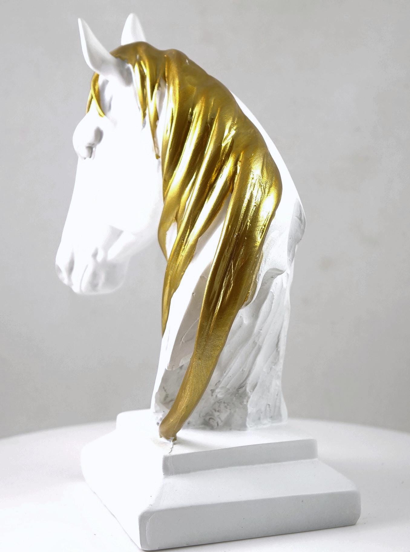 置物 馬の頭部・台付き 楽天市場】馬 ホースヘッド 置物 陶器製 アンティークホワイト仕上げ