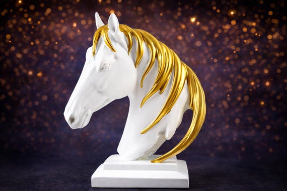 馬の頭の像 - 台座付き樹脂製置物 高さ21cm (8.3インチ) 乗馬をテーマ