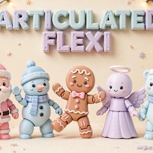 Puede incluir: Cinco figuras navide&ntilde;as articuladas que incluyen un Santa Claus rosa, un mu&ntilde;eco de nieve azul claro, un hombre de jengibre marr&oacute;n, un &aacute;ngel lavanda y un oso azul claro con gorro de Santa, bajo el texto ARTICULATED FLEXI.