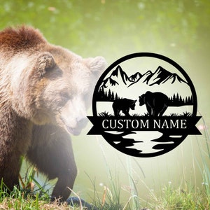 Cartello da parete in metallo personalizzato Bear Mountain Tree, cartello Bear Son Mom, decorazione da parete, cartello Bear Family Name, decorazione da parete in stile fattoria, regalo per gli amanti della fauna selvatica