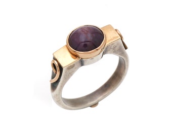Antieke robijnsterring in Romeinse stijl, 18k goud en sterlingzilver