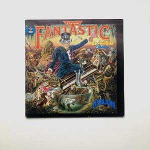 Elton John Goodbye Captain Fantastic incluye 2 revistas con letras