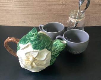 Vintage Teapot — Ceramic Magnolia Teapot — Botanical Decor — Garden Lover Gift — Tea Time