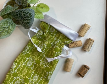 Green and white modern print wine gift bag / fabric wine gift bag / fabric gift bag