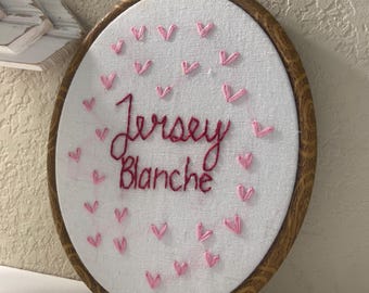 Aro bordado a mano con nombre de bebé: decoración personalizada para la habitación de tu bebé