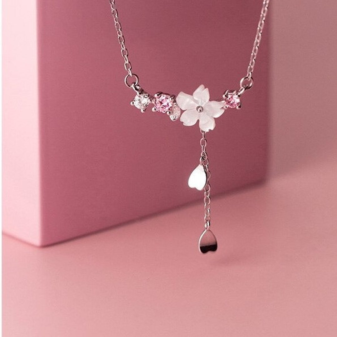 Sakura flower necklace Clearance