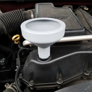 No Spill Locking Oil Funnel for GM Cars/Trucks - Vented High Flow & Magnetic!