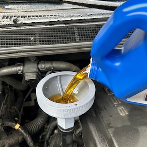 No Spill Oil Funnel for Nissan/Infiniti - Vented High Flow & Magnetic!