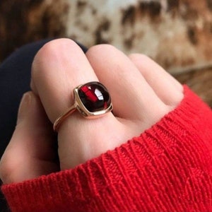 Vintage 14K Gold Cabochon Red Garnet Ring, Anniversary Ring, Bridal Wedding Ring, Solid Gold Ring, Delicate Ring, Unique Rare Gold Jewelry.