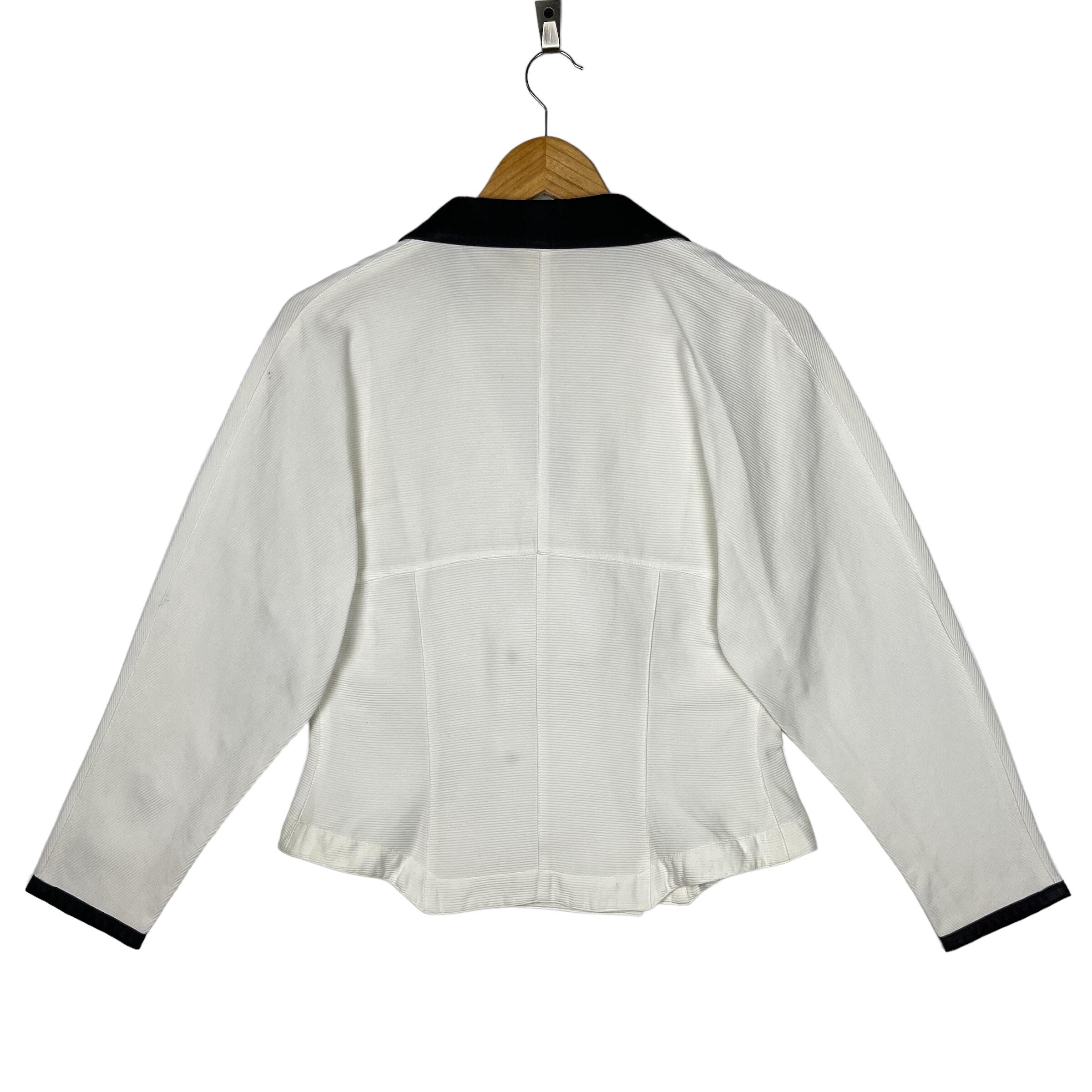 Vintage 90's Fendi Roma 365 Women Cropped Blazer Jacket White Size