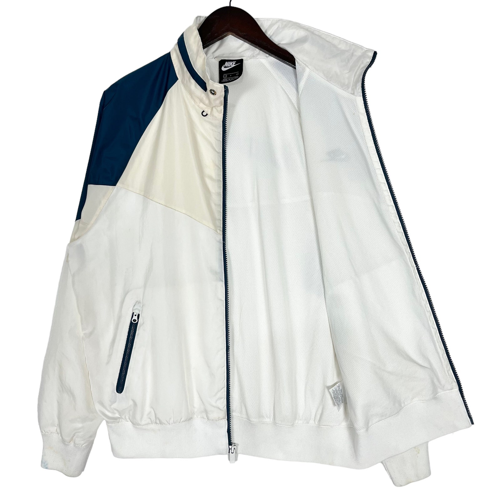 nike windbreaker big logo