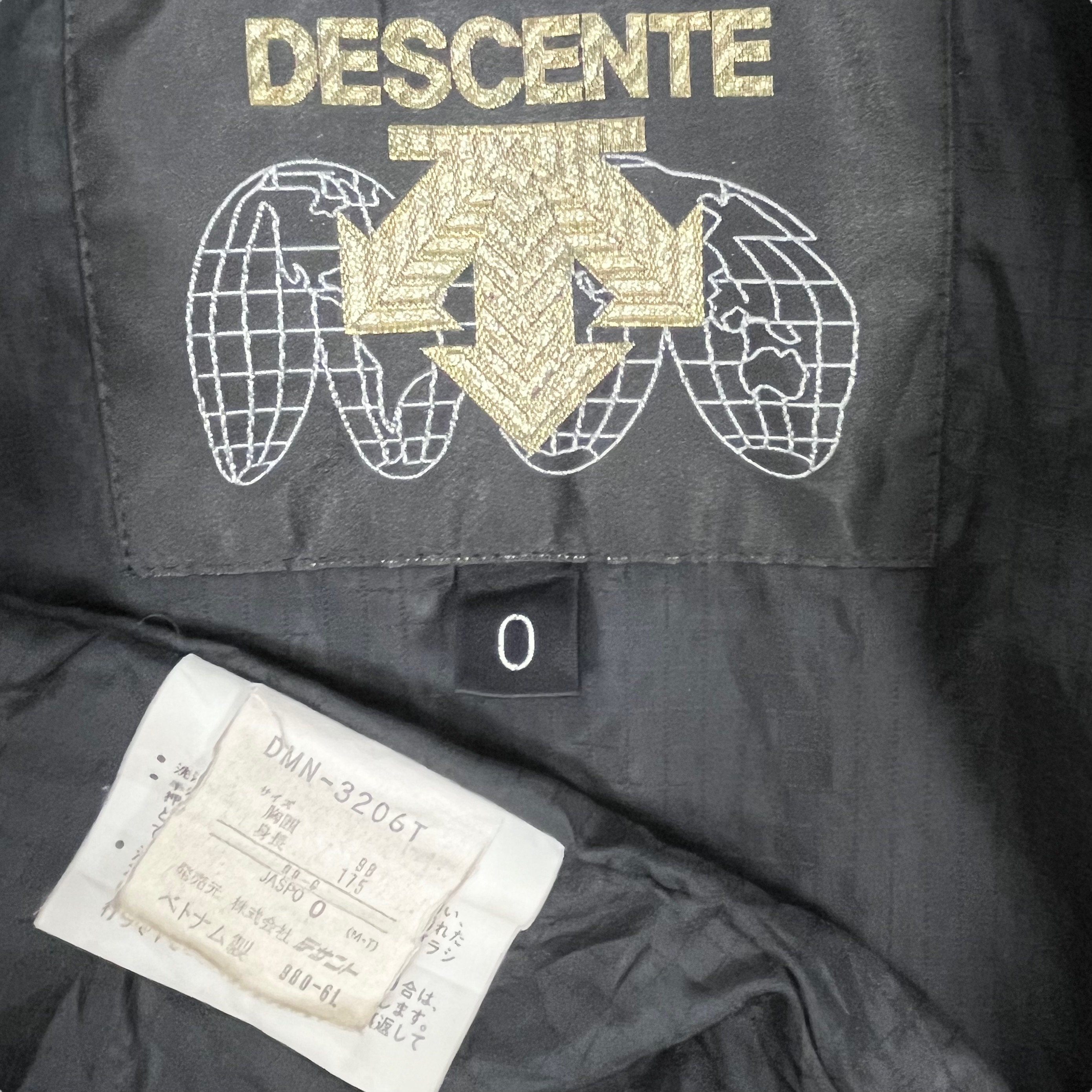 CHAGE and ASKA DESCENTE スタッフジャンパー グッズ Vintage Descente Mountain Cruise Zipper Hoodie Jacket Outdoor Surf