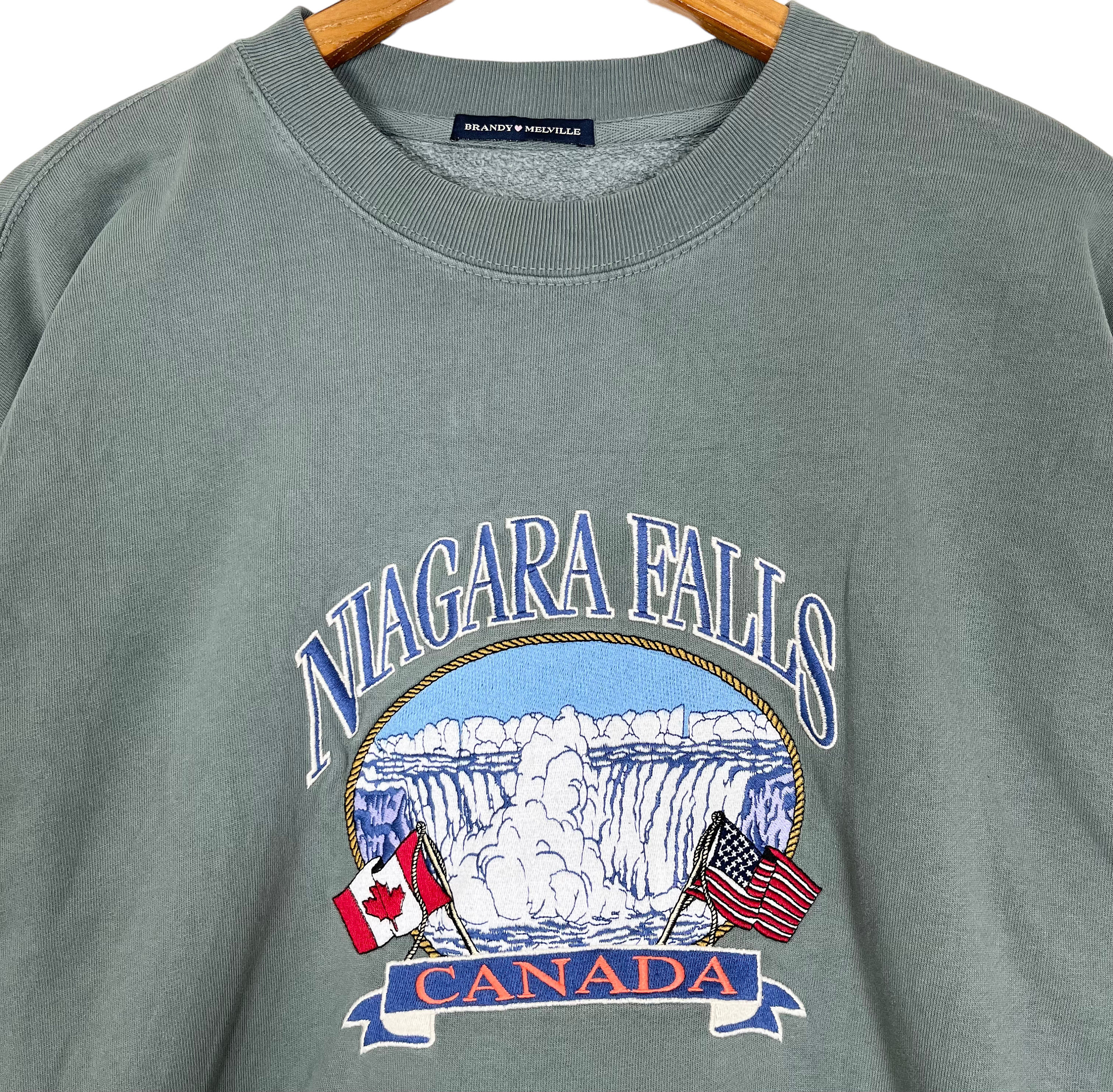 Niagara Falls Canada Embroidery Crewneck Sweatshirt Green Size