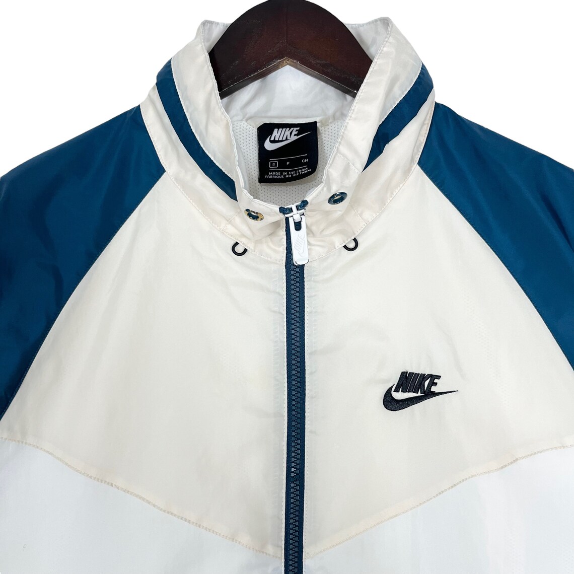 nike windbreaker big logo