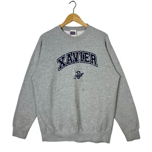 Vintage Xavier Universität Stickerei Pullover Rundhals Sweatshirt Grau Größe L Made in Pakistan