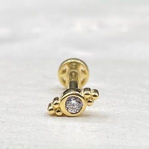 THE BEADED SOLITAIRE - 14K Real Gold Stud Cartilage Piercing, Flat Back Tragus Piercing, Helix Piercing, Handcrafted Jewelry