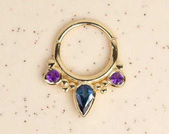 Galaxy Purple Amethyst & Blue Sapphire 14 Karat Solid Gold Septum Clicker, Anillo de nariz, Pendiente de hélice de aro, Anillo de tabique