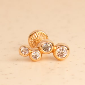 14K Solid Gold Zigzag Cluster Cartilage Earring, Tragus Piercing, Conch Piercing, Screw Flat Back Single Earring