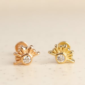 14K Solid Yellow & Rose Gold Sunburst Flachrückseite Ohrring, Tragus Ohrring, Schraube Flachrückseite, Knorpelohrring, 18G Helix Piercing