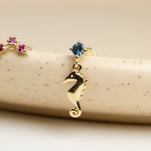 Clous d'oreilles pendantes véritables topazes bleues de Londres et hippocampe en or massif jaune-blanc-rose 14 carats, boucle d'oreille pendante tragus, piercing Helix