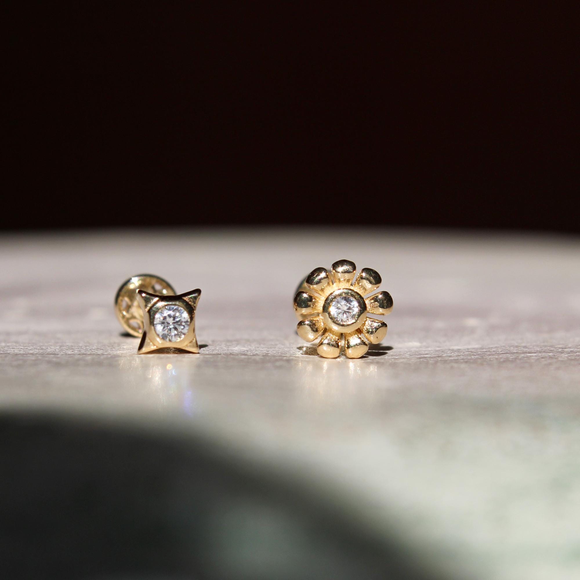 Orecchini A Perno In Oro Giallo 14K 6mm Con Zirconi - Regalo Unisex - JEWELZWORLD USA
