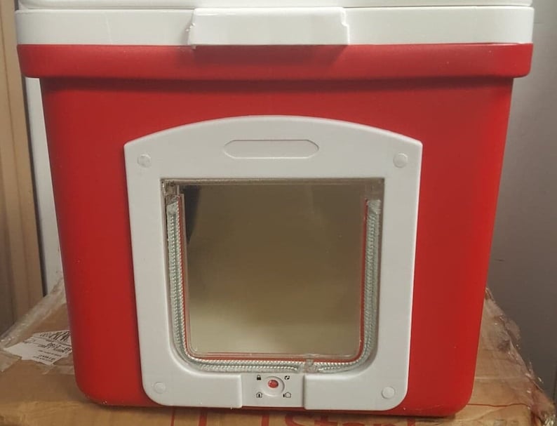 Outdoor Feral Cat Shelter House Pod Home Free Straw Bedding Etsy