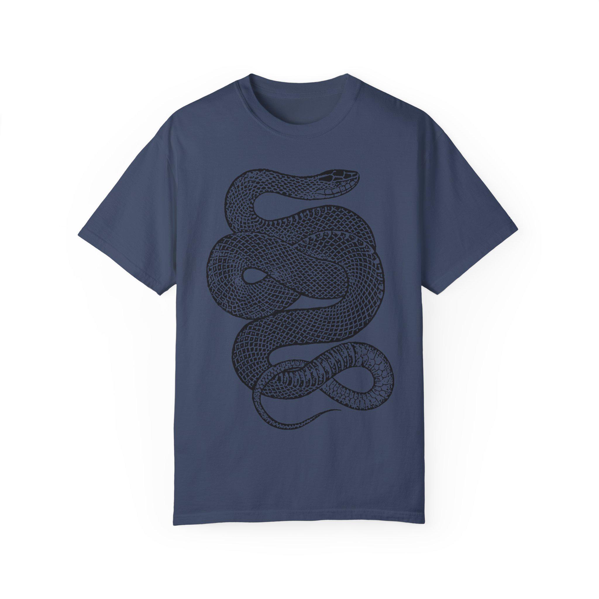 Vintage Snake T-shirt, Graphic Tee, Retro Serpent Shirt Vintage Snake T-shirt, Graphic Tee, Retro Serpent Shirt
