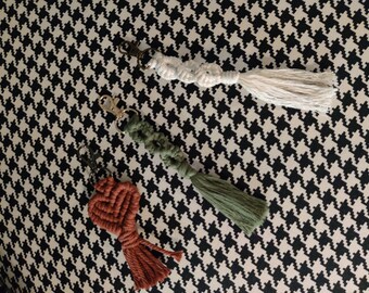 Macrame keychain