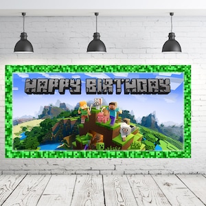 Könnte beinhalten: Ein rechteckiges Banner mit dem Text "HAPPY BIRTHAY" in pixeligen grauen Buchstaben. Das Banner hat einen grünen pixeligen Rand und eine farbenfrohe Szene mit Charakteren und Landschaften aus einem beliebten Videospiel.