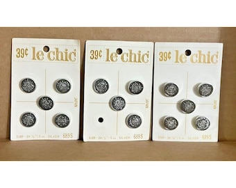 14 Vintage Le Chic Buttons Crown Lion Coat of Arms Silver Tone 3 Cards 5189 689S