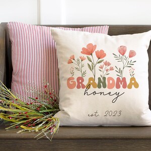 Family Name Canvas Pillow Cover,Keepsake Gift for Grandma,Mom Room Decor,Baby annoucement for Grandparent,New Homeowner gift,Back to school