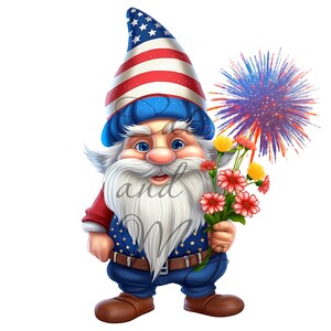 Op de afbeelding: Een gnome met een rood, wit en blauwe hoed en outfit houdt een boeket rode en gele bloemen vast. Op de achtergrond is een blauw en paars vuurwerk te zien.