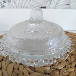 Sucrier ou bonbonnière vintage en verre moulé motif bulles