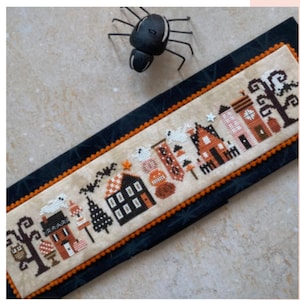 HALLOWEEN TINY TOWN * Heart in Hand Needleart * Cross Stitch Pattern-b